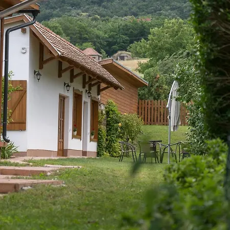 Hajnalka Apartman Badacsonytomaj