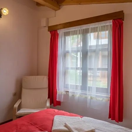 Hajnalka Apartman *