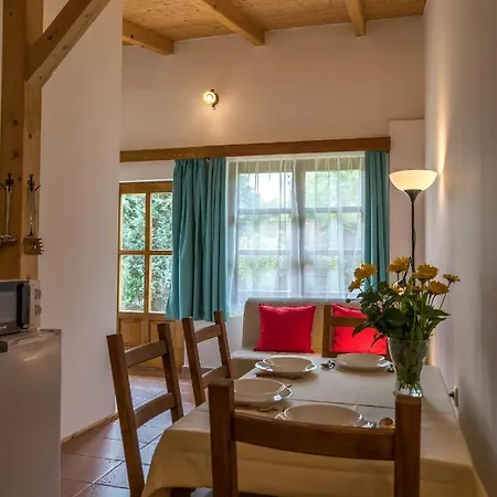 Hajnalka Apartman Badacsonytomaj