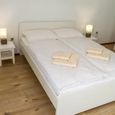 Apartman Hajnalka *