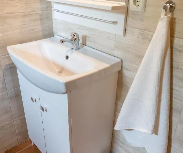 Hajnalka Apartament *