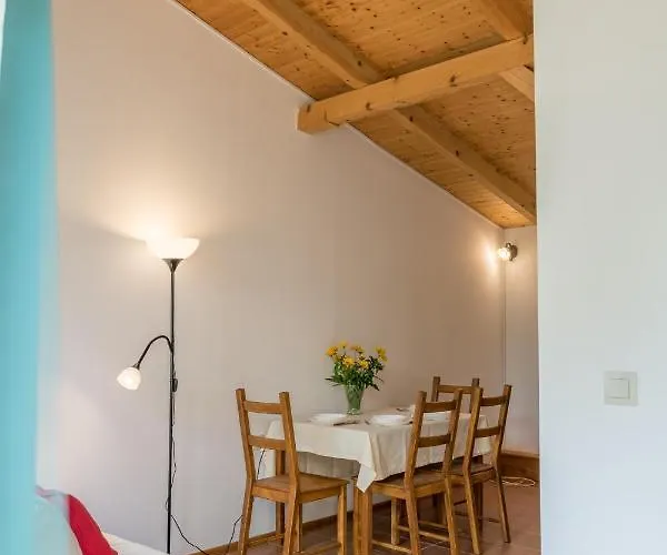 Hajnalka Apartament *
