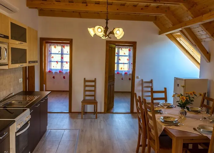 Appartement Hajnalka *